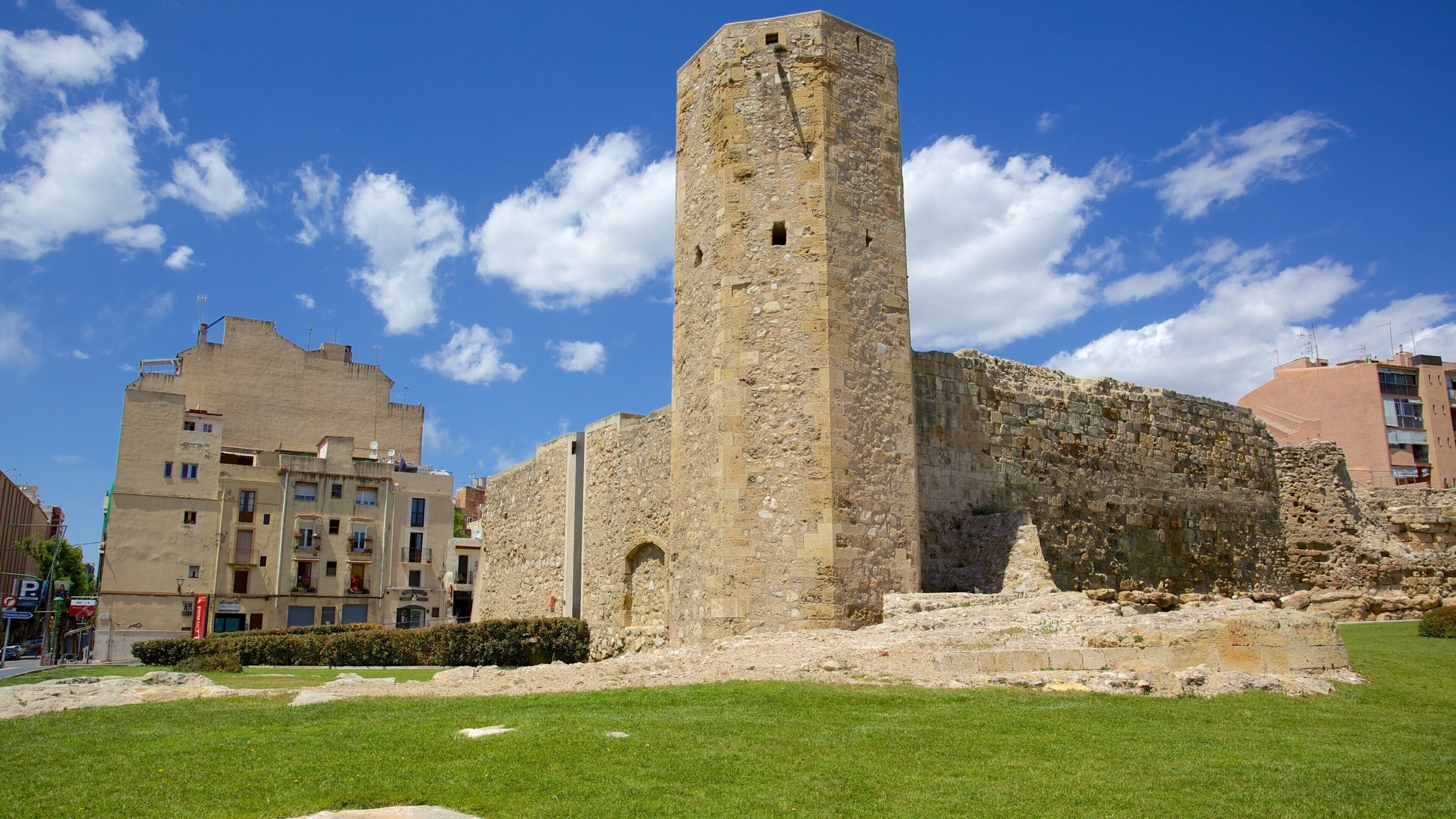 Tarragona Roman Wall featuring heritage elements and building ruins