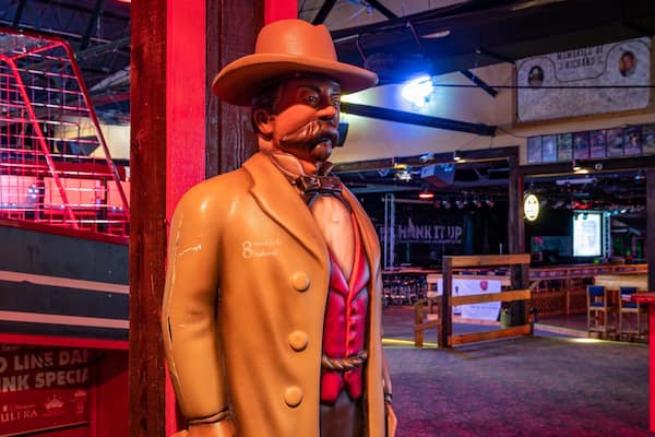 8 Seconds Saloon featuring interior views and a bar