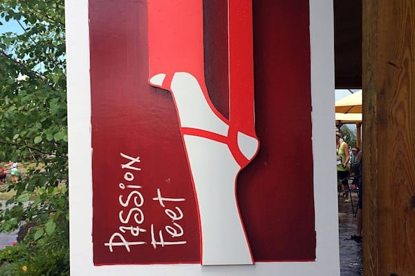 It's very nice vineyard...I think it get 4 tasting rooms..one of them is for beer...there is a tasting room in the back very hippy..love it..,