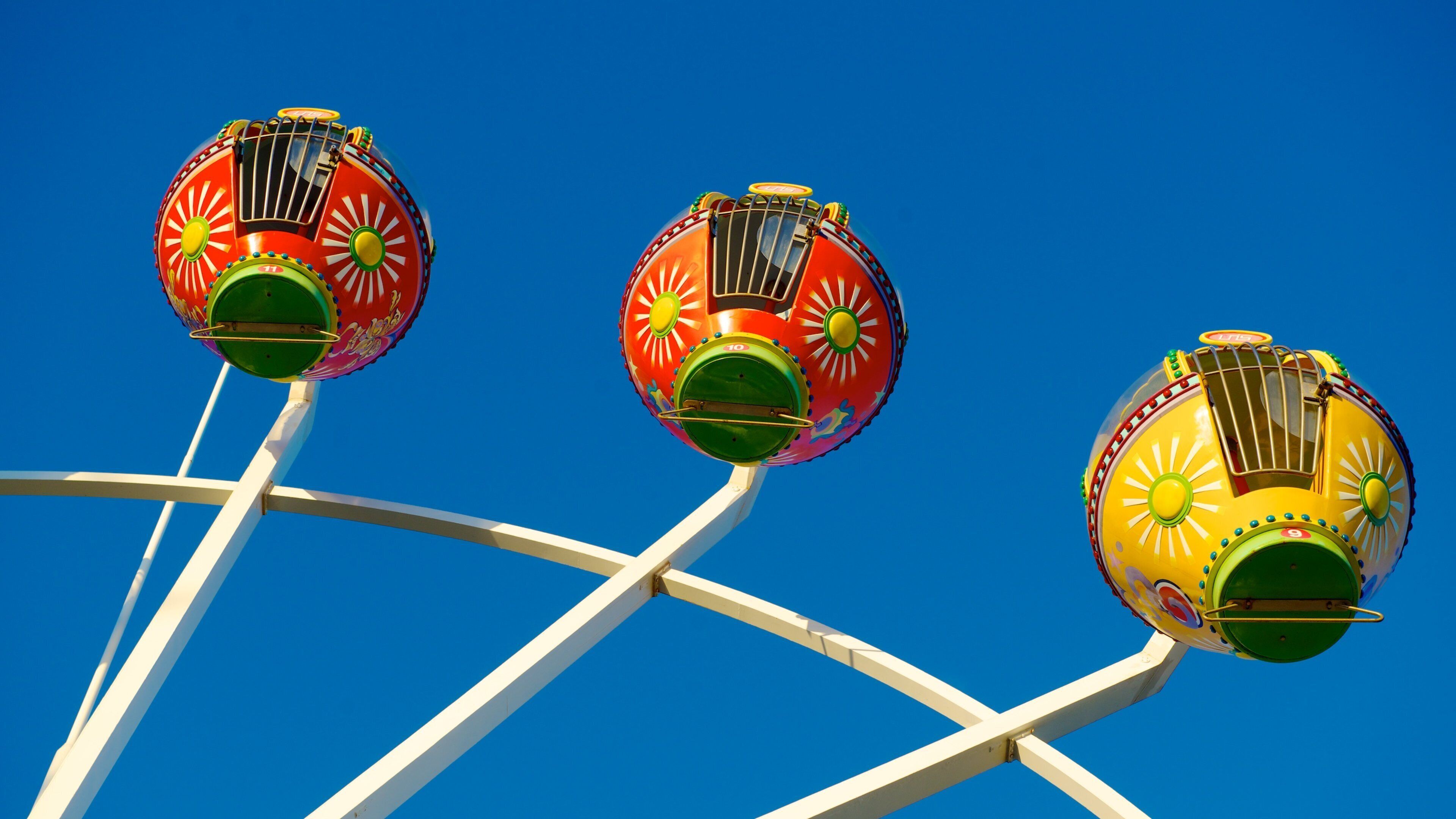 The Beachhouse featuring rides