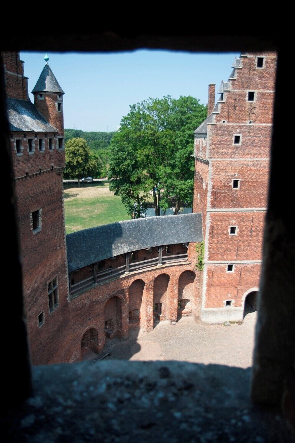 #Castle Beersel #kasteel Beersel

https://nl.wikipedia.org/wiki/Kasteel_van_Beersel

