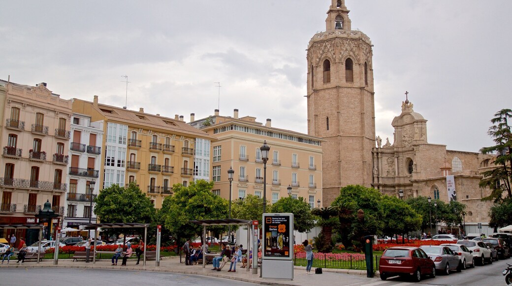 Miguelete Tower which includes heritage architecture
