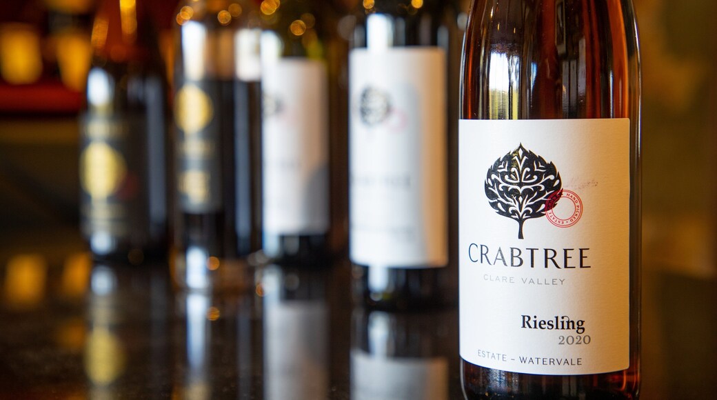 Crabtree Watervale Wines which includes drinks or beverages
