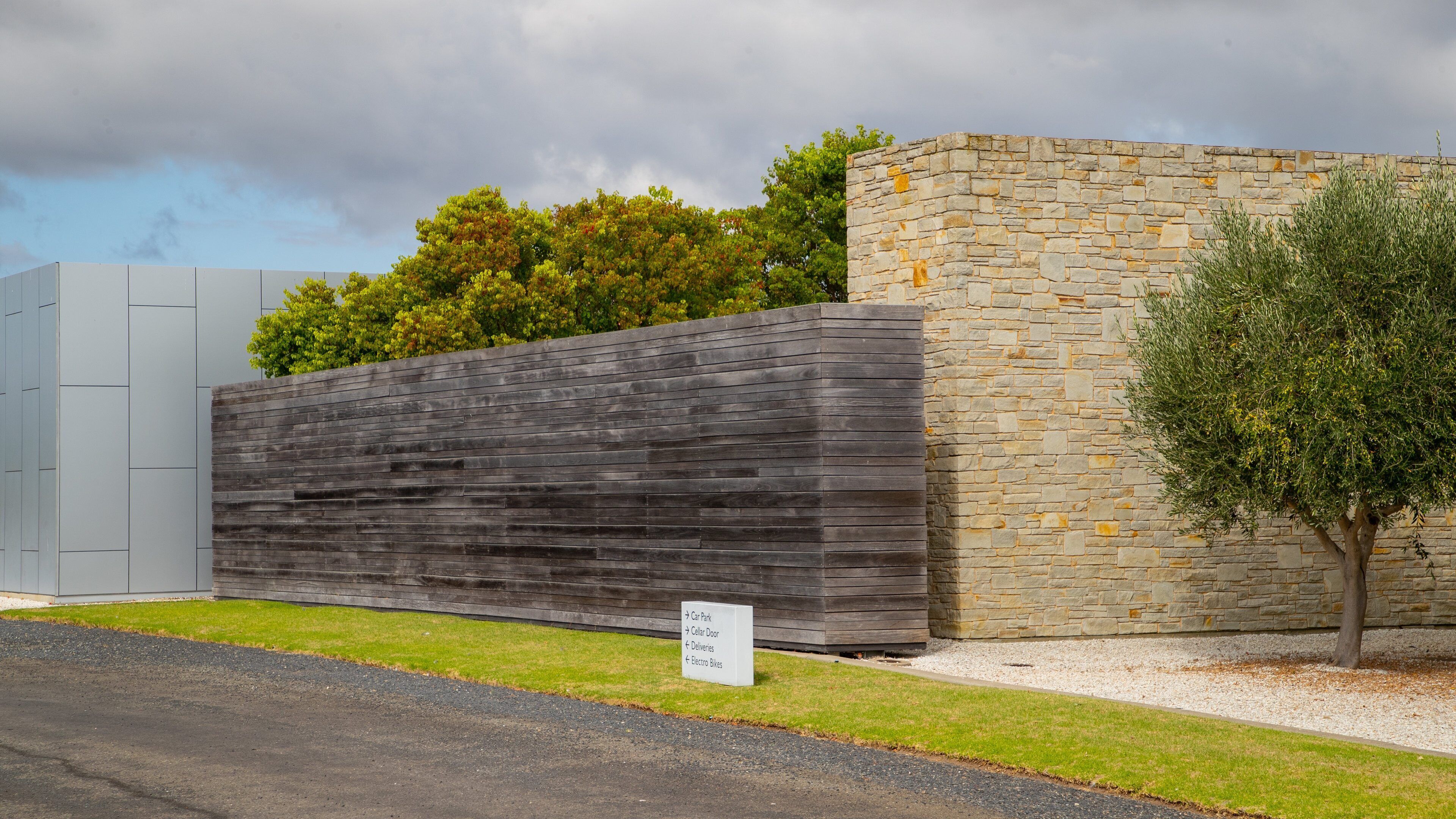 Primo Estate which includes signage