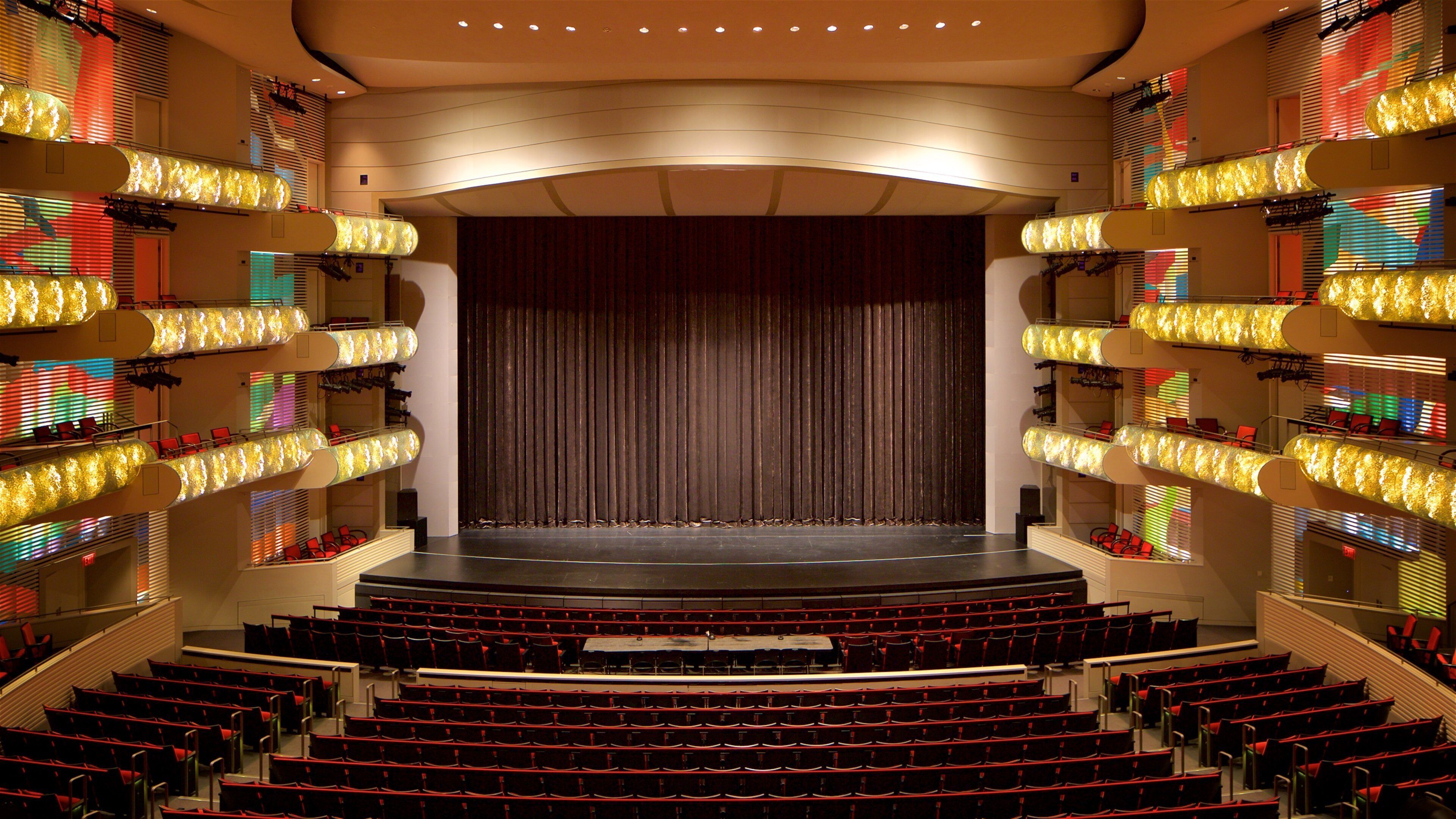 Kauffman Center for the Performing Arts som viser teaterliv og interiør