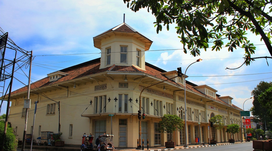 Bandung which includes street scenes