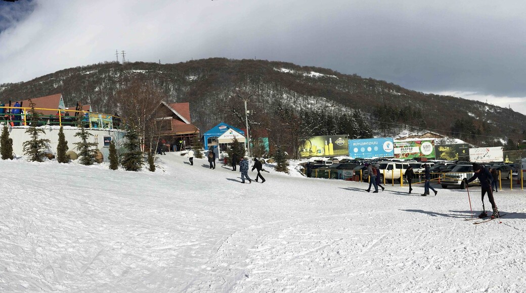 Tsaghkadzor#Snow destinations#Outdoor travel#Snow#Ropeway#Awesome#Greatoutdoors#cool#TakeAhike ❄️❄️⛄️