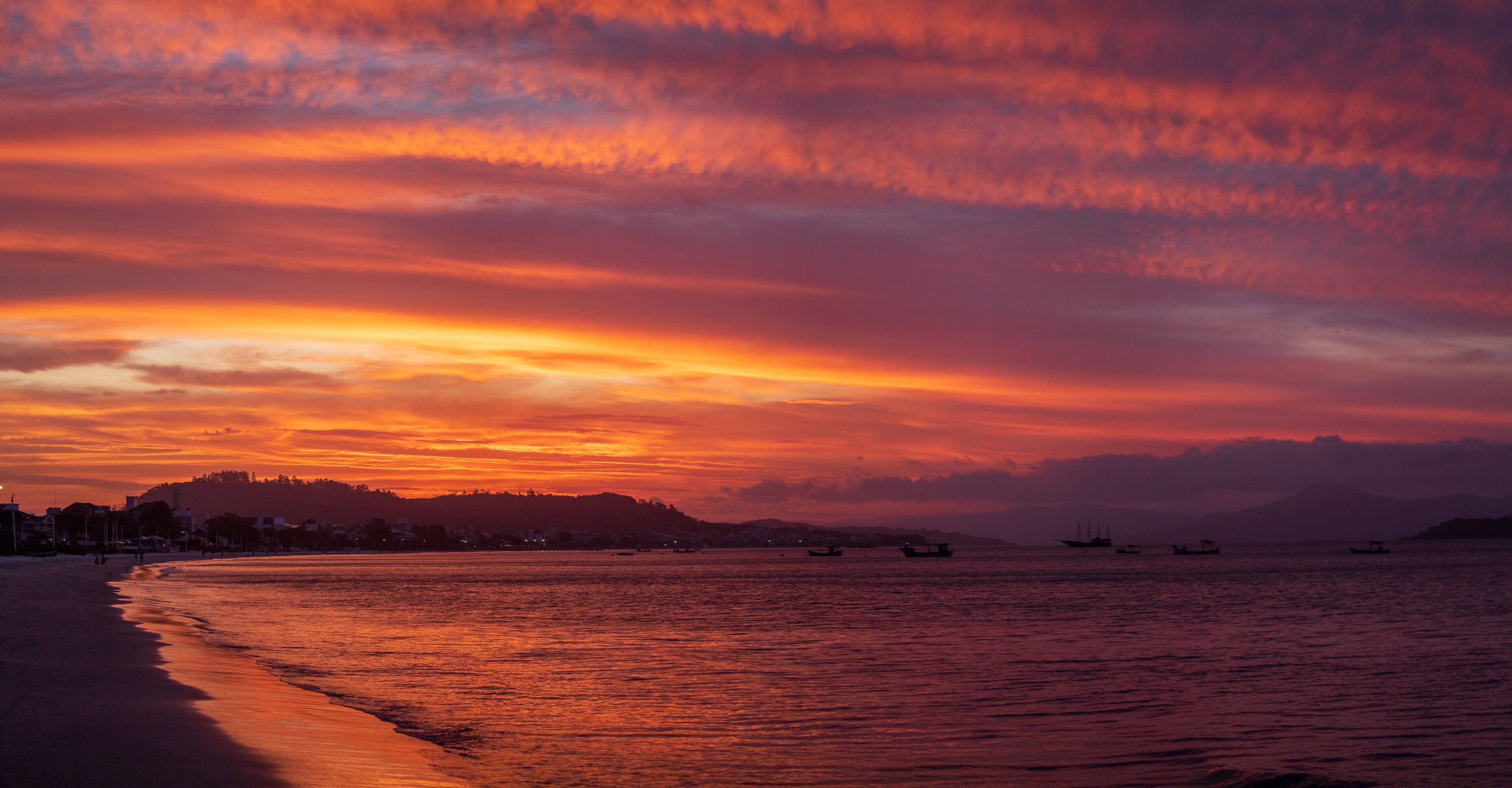 panorâmica e o pôr-do-sol na praia da Cachoeira do Bom Jesus Canasvieiras Florianopolis Santa Catarina Brasil Florianópolis  