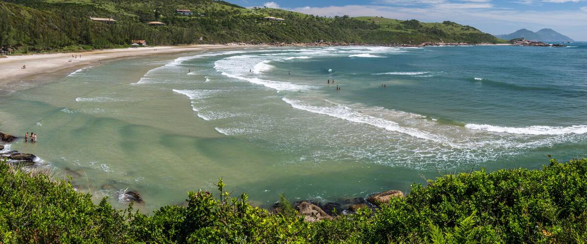 Praia Vermelha, bei Praia do Rosa, Santa Catarina, in Brasilien