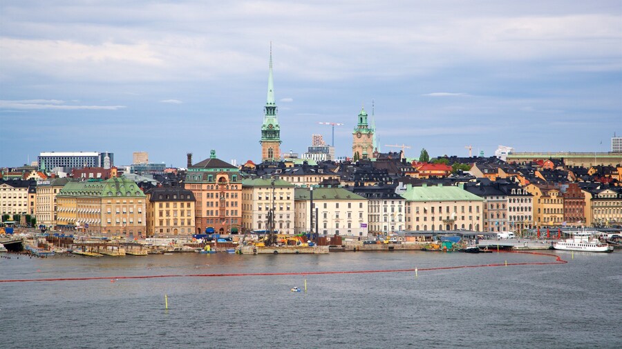 Fjallgatan Scenic Lookout featuring landscape views, a bay or harbor and a city