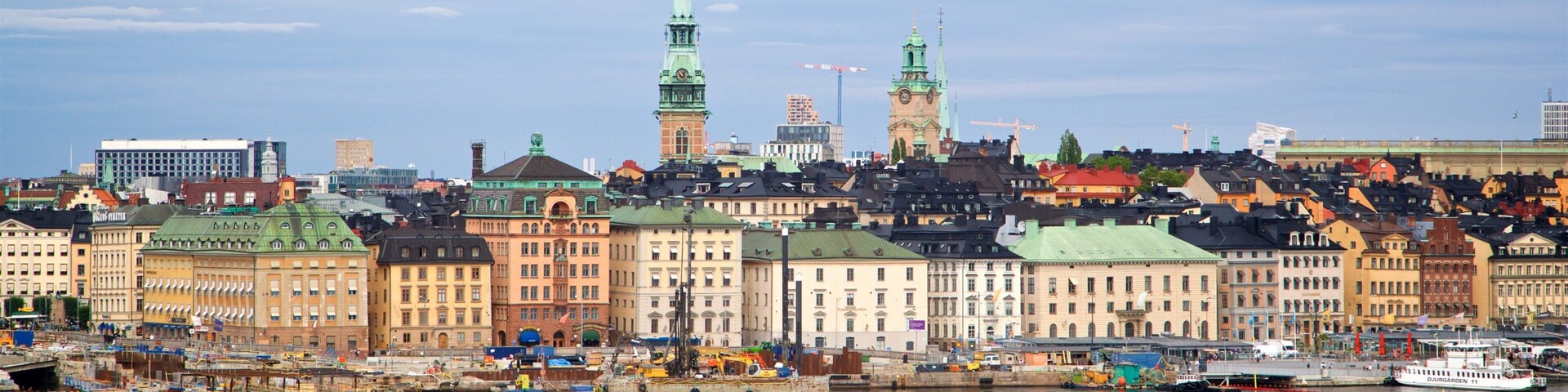 Fjallgatan Scenic Lookout featuring landscape views, a bay or harbor and a city