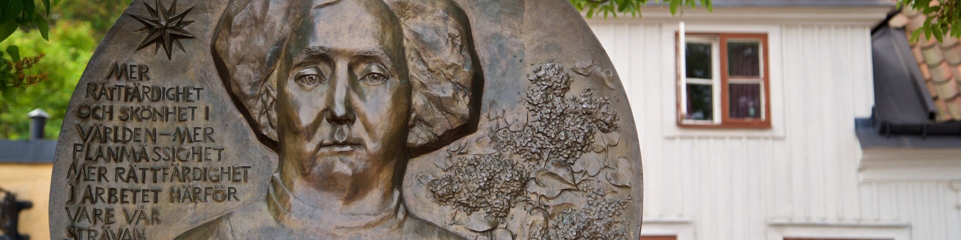 Fjallgatan Scenic Lookout which includes heritage elements