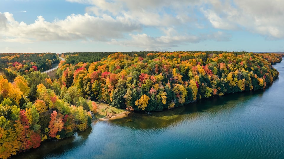 Colorful Autumn scenic drive to Hodenpyl Dam Scenic Turnout - Central Michigan