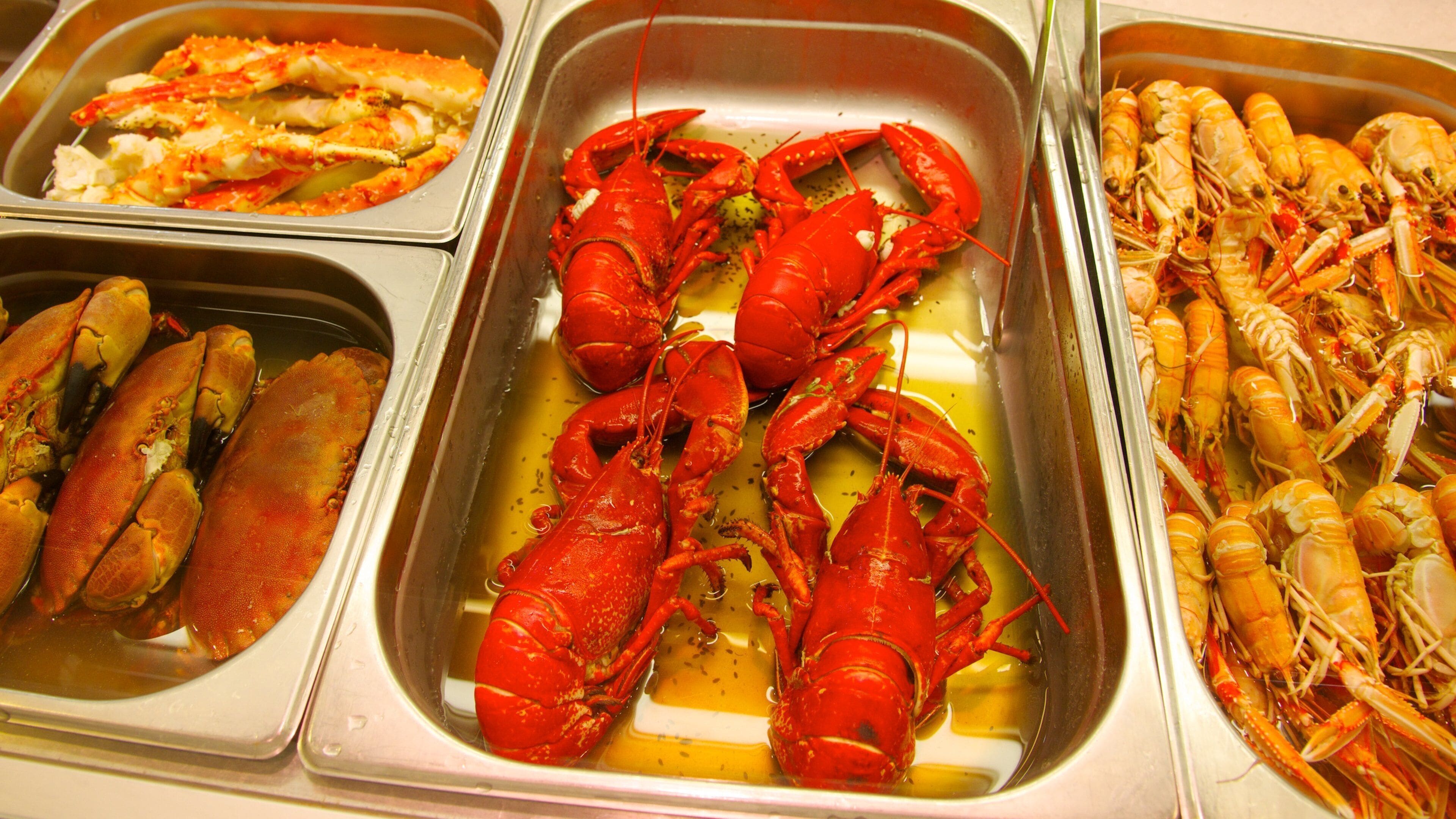 Feskekörka ofreciendo comida y mercados