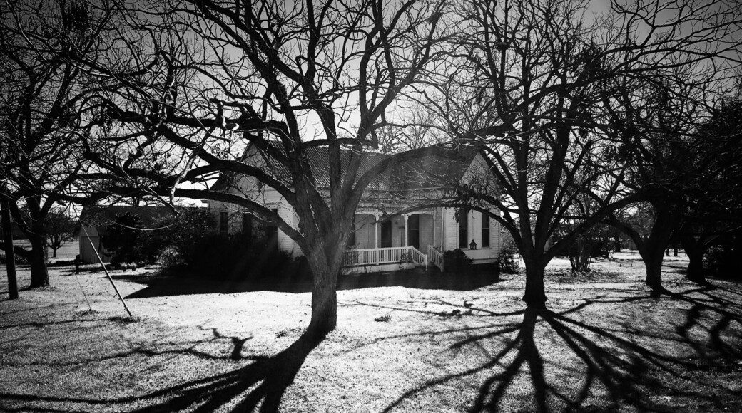 A Photowalk in McDade Tx. #noborderlens #walkabout2016 #smalltowns #texas #historic