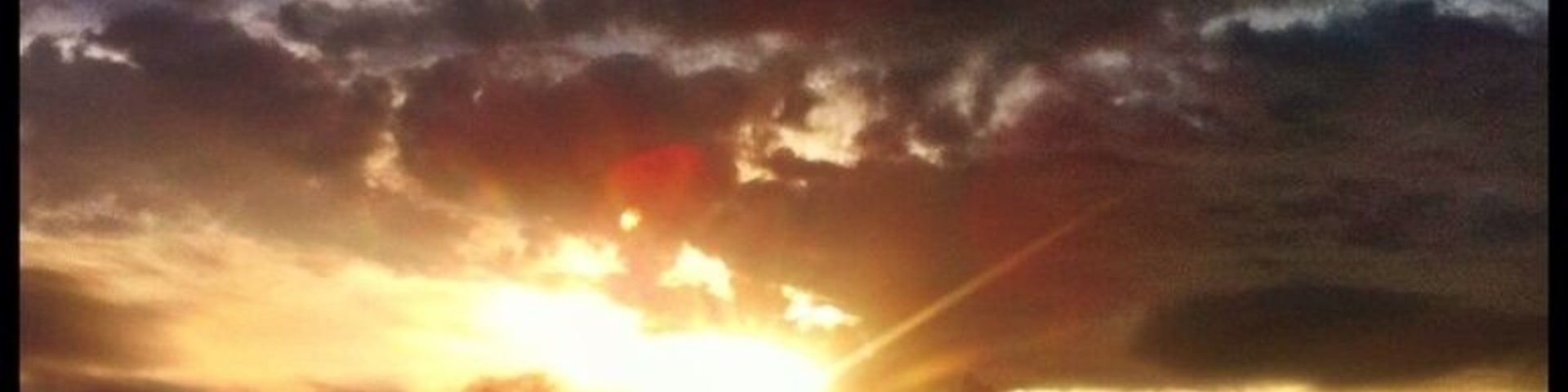 Found this spot while camping with friends last weekend. Beautiful spot right by the sea at the west coast archipelago 30km south of Gothenburg. Bald rocky cliffs but if you look hard you can find some spots with grass where you can put up a tent. Cought some nice cod and flatfish if you like hunting your own meals =)