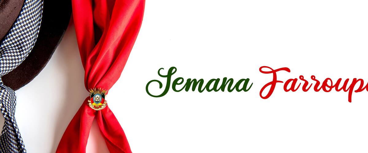 A red fabric with a brooch and the text "Semana Farroupilha".