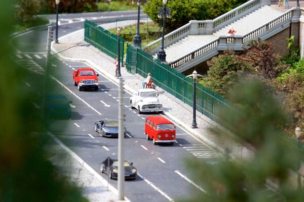 Mini Mundo showing rides