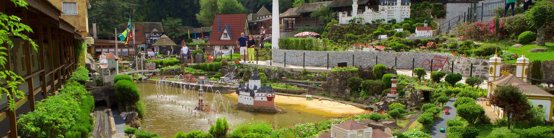 Mini Mundo showing rides