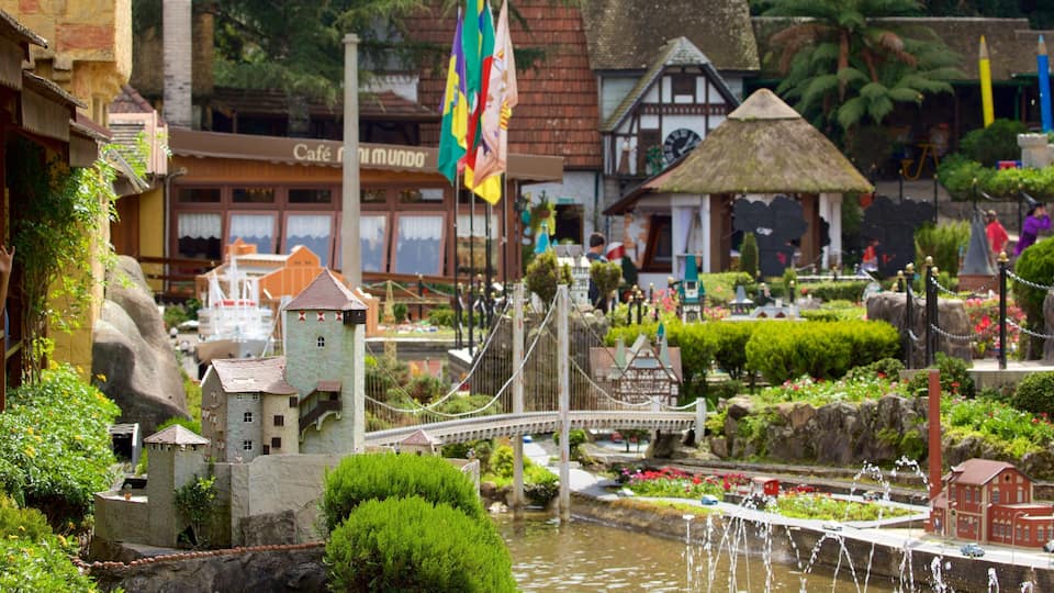 Mini Mundo featuring rides