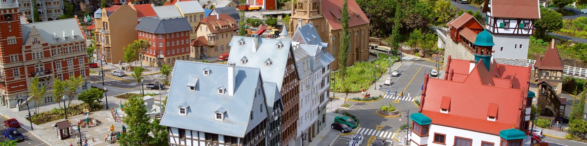 Mini Mundo featuring rides