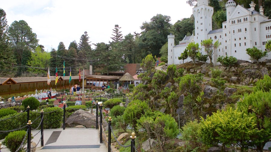 Mini Mundo ofreciendo paseos