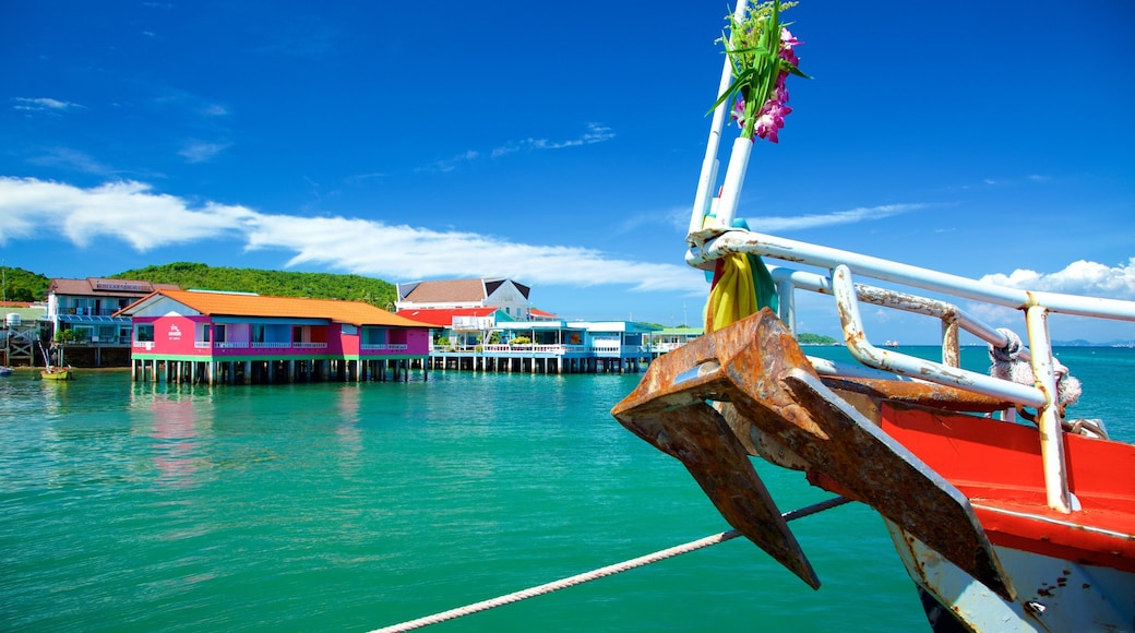 Na Baan Pier which includes general coastal views