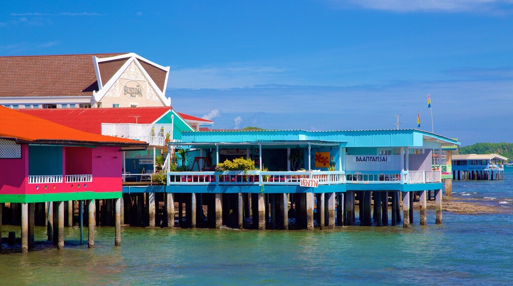 Na Baan Pier featuring general coastal views