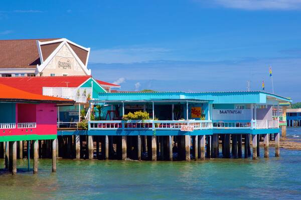 Na Baan Pier mit einem allgemeine Küstenansicht