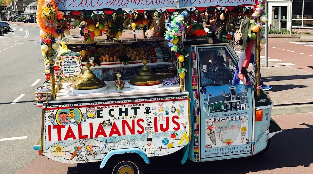 What's better than an Italian ice cream beneath a hot Netherlands sun in may?