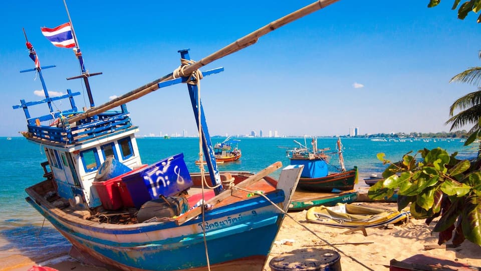 Bang Saray Beach is increasingly popular with the #expat community in #Pattaya, #Thailand 🇹🇭 as it is quiet, peaceful and local.
#LifeAtExpedia