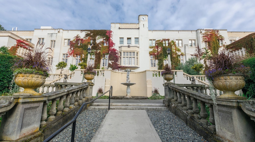 Victoria_RoyalRoadsUniversity_6215325