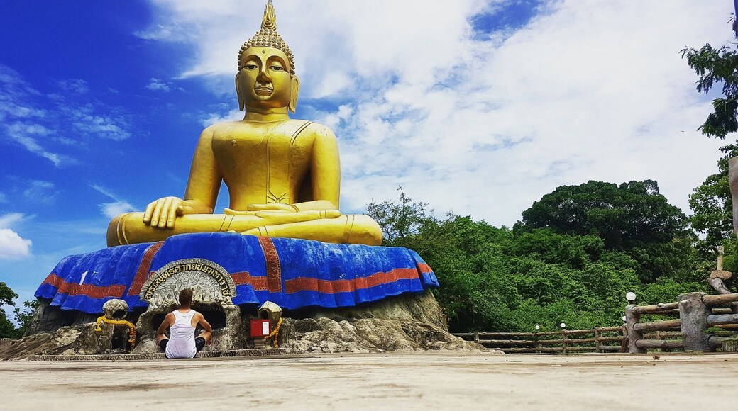 Going some stairs up from Soi Noi beach : Great spot to see Pran Buri with big Buddha on the top.