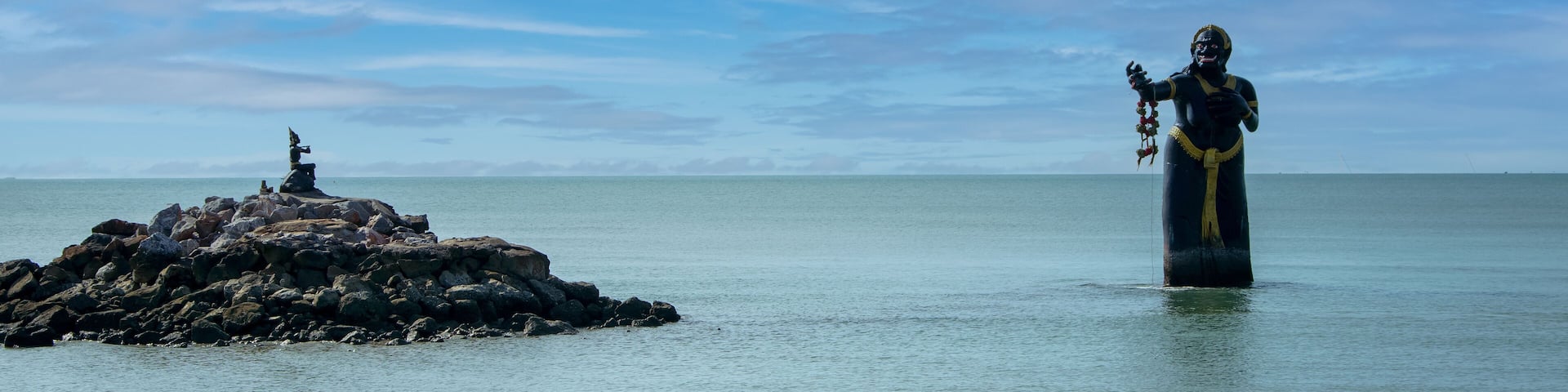 Pee Seua Samut Statue at Puek Tian Water Statue Park Cha Am, Thailand.