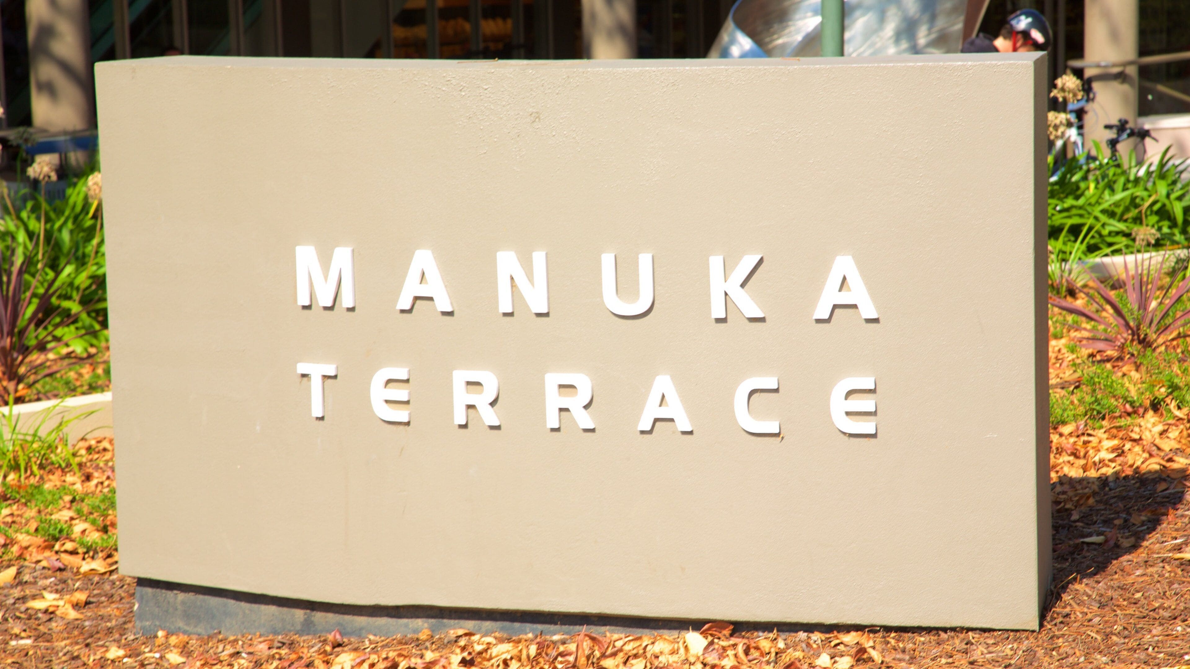 Manuka Shopping Centre som viser skiltning