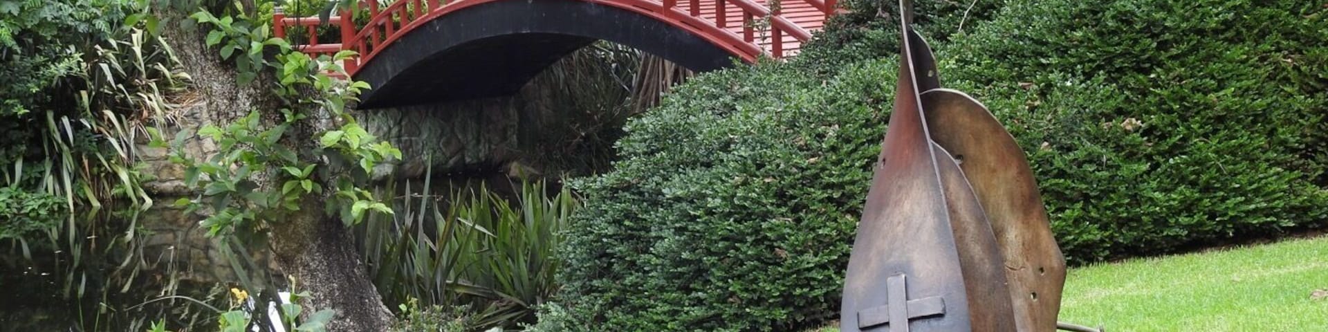 Photographic Class day trip to the beautiful Wollongong Botanical Gardens
Sculptures scattered around grounds and red Japanese bridge over water 🌿🌳🌺💐