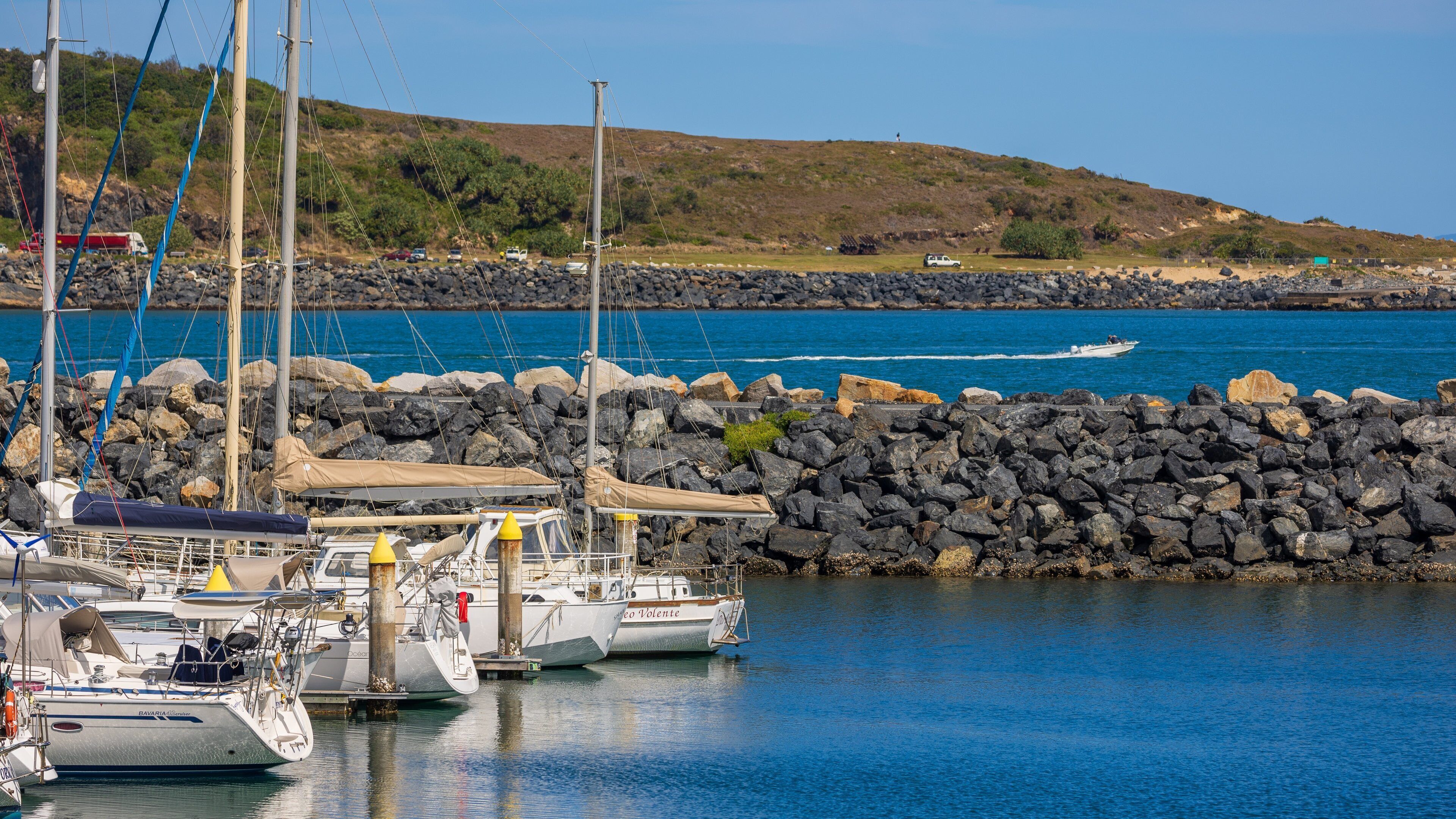 Coffs Harbour Marina which includes a bay or harbor