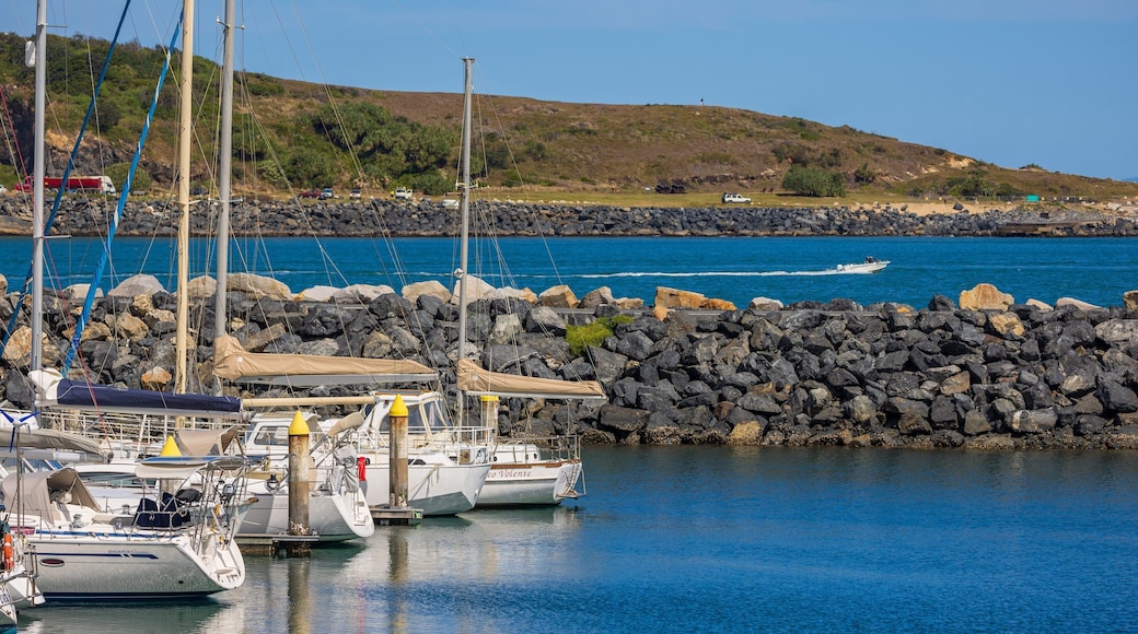 Coffs Harbour Marina which includes a bay or harbor