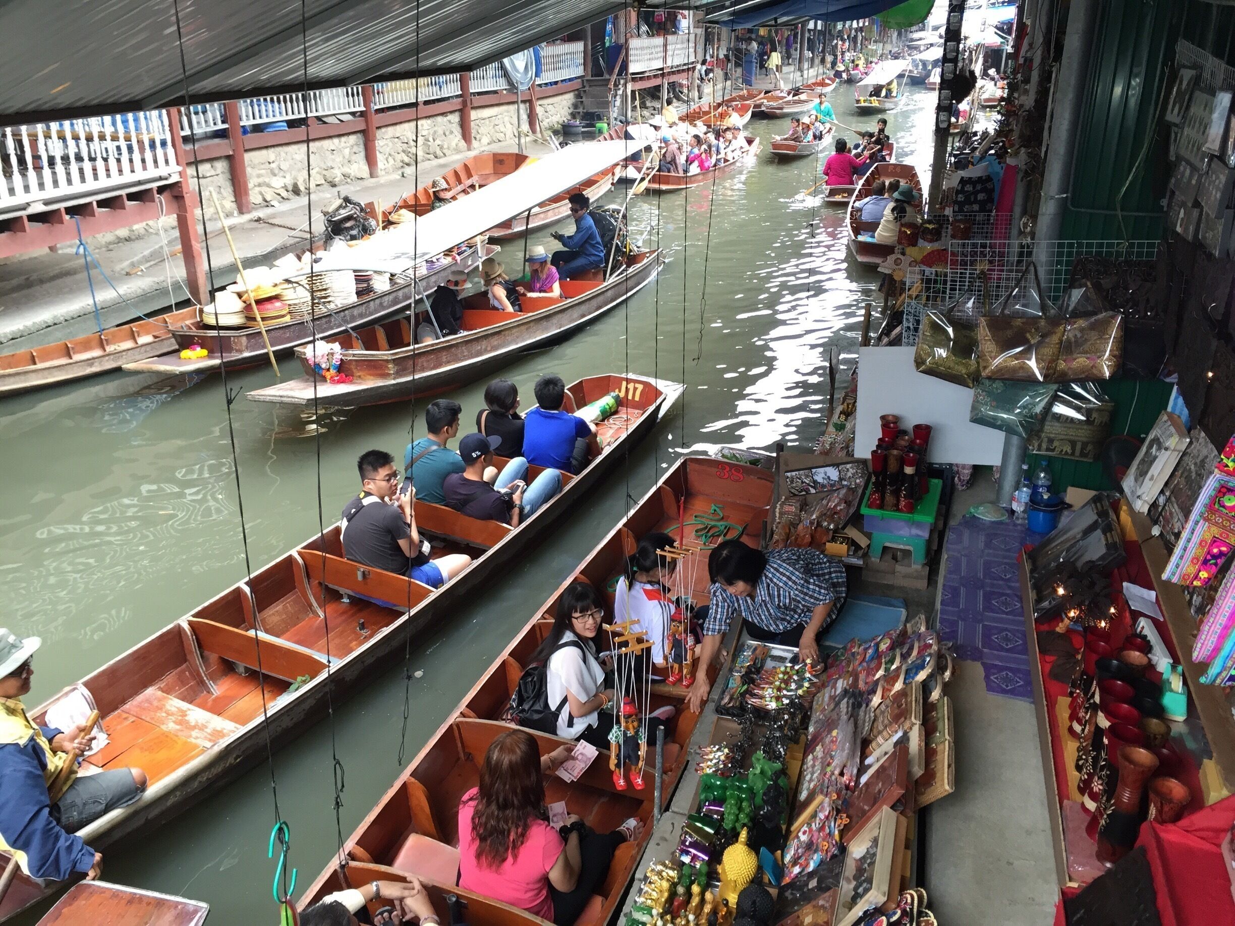 Floating market