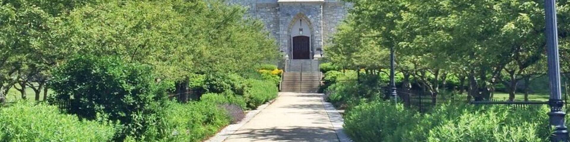 Very nice photo opportunities on this campus.