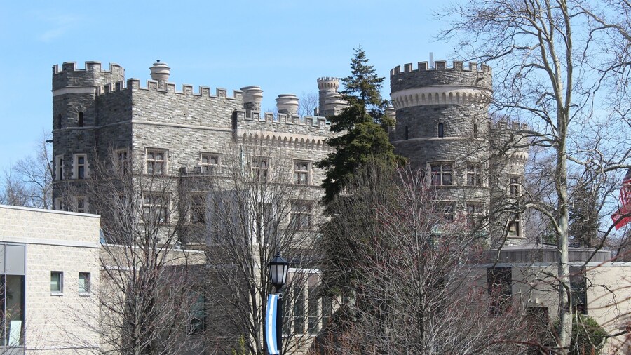 Arcadia University offers quiet setting for many pictures