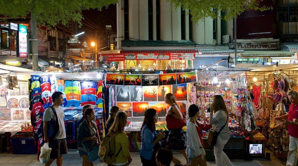 Chang Khlan featuring markets, street scenes and night scenes
