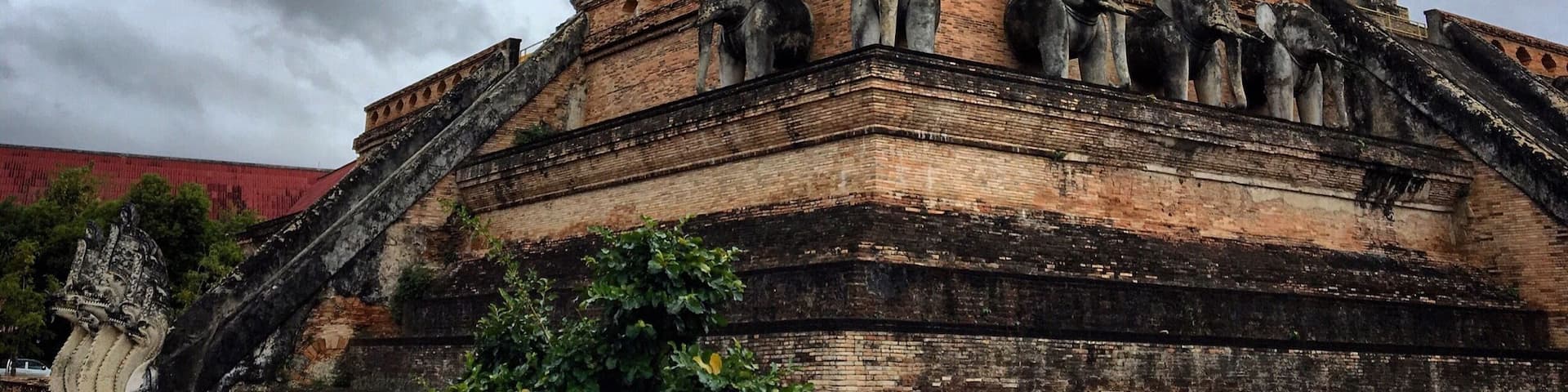 Wat Chedi Luang was ordered to be built in 1411 and was not finished until 1441, after the passing of King Saen Muang Ma, the king who ordered it to be built and the following King. The famed Phra Kaew (the Emerald Buddha) now held in Bangkok's Wat Phra Kaew previously resided in the Eastern Niche in 1475.