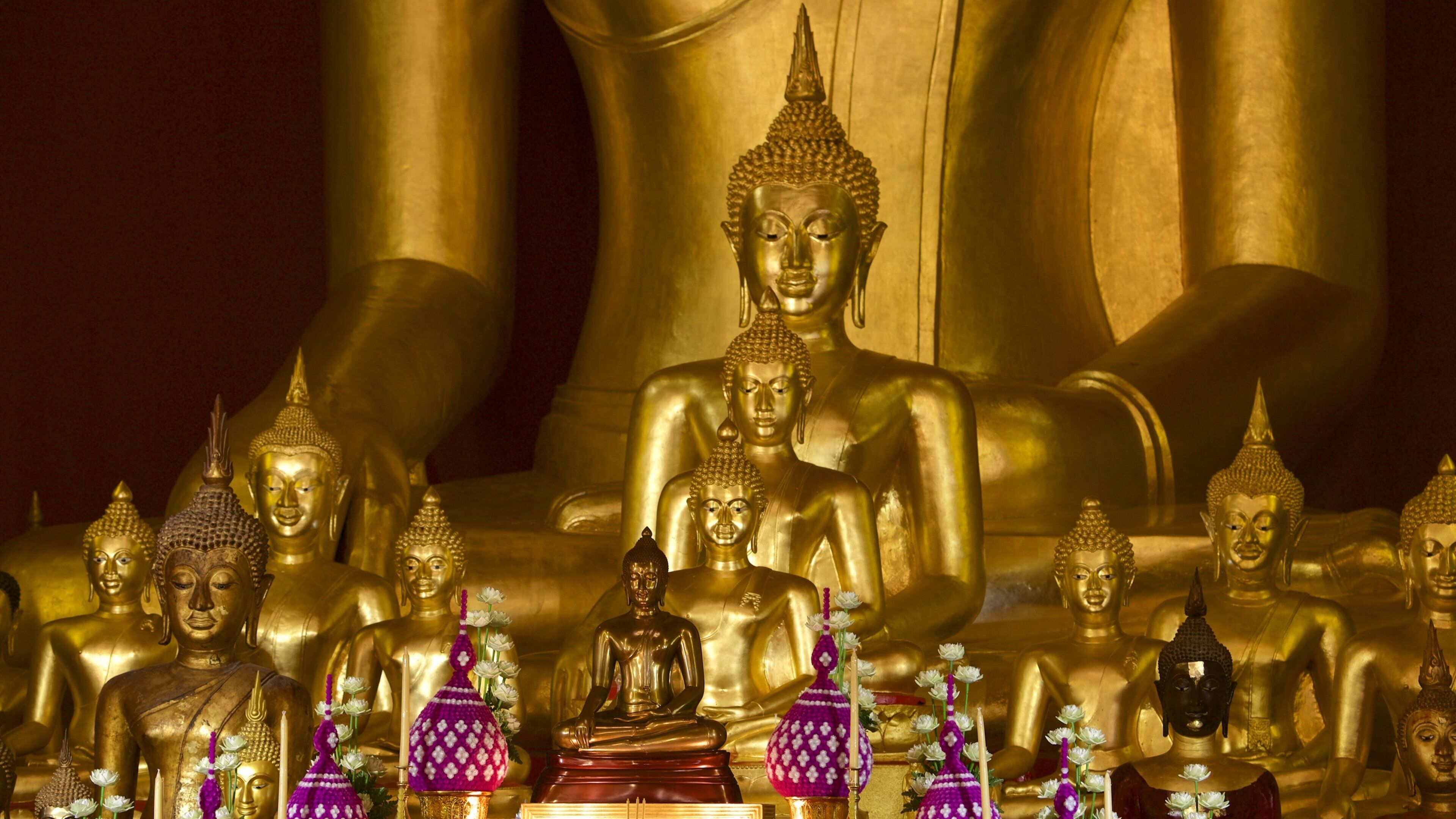 Wat Phra Singh mettant en vedette temple ou lieu de culte et vues intérieures