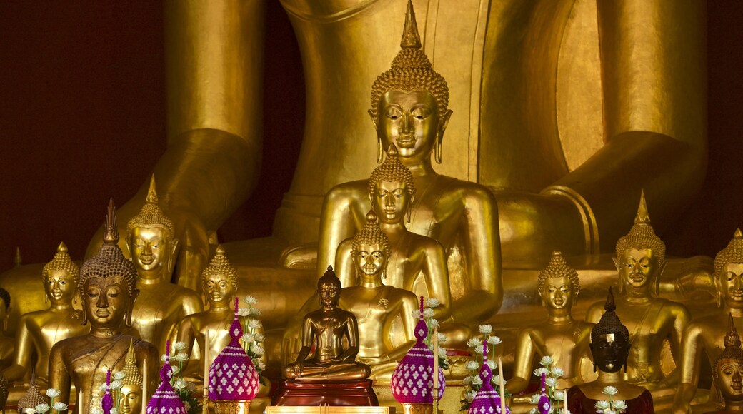 Wat Phra Singh mettant en vedette temple ou lieu de culte et vues intérieures