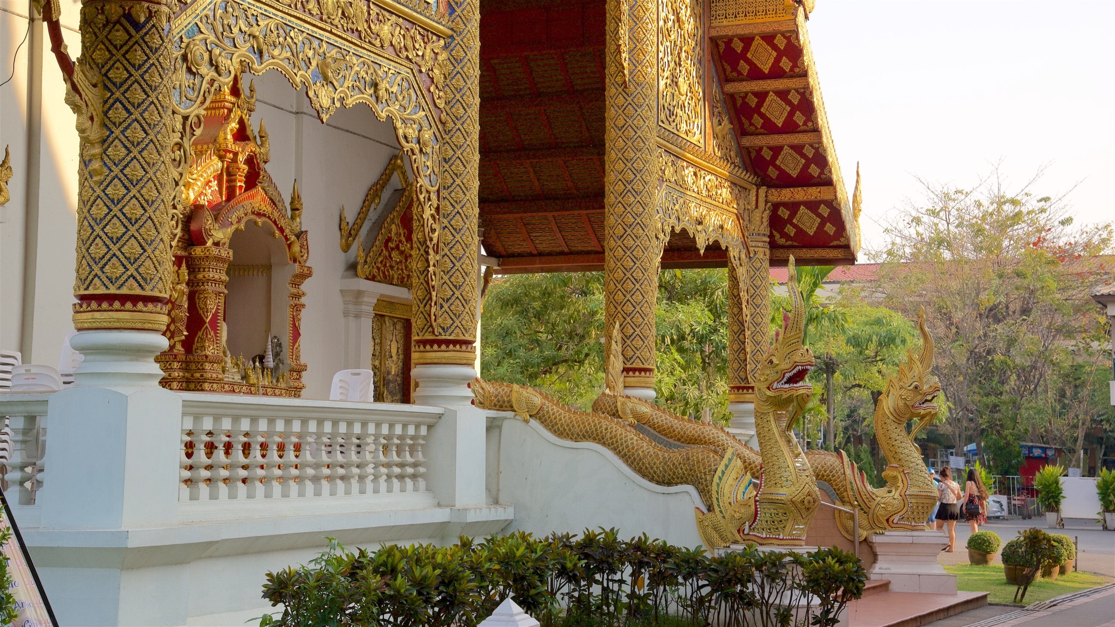 วัดพระสิงห์ เนื้อเรื่องที่ วัดหรือสถานที่เคารพบูชา