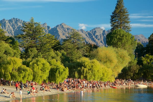 Otago which includes mountains, a lake or waterhole and forest scenes