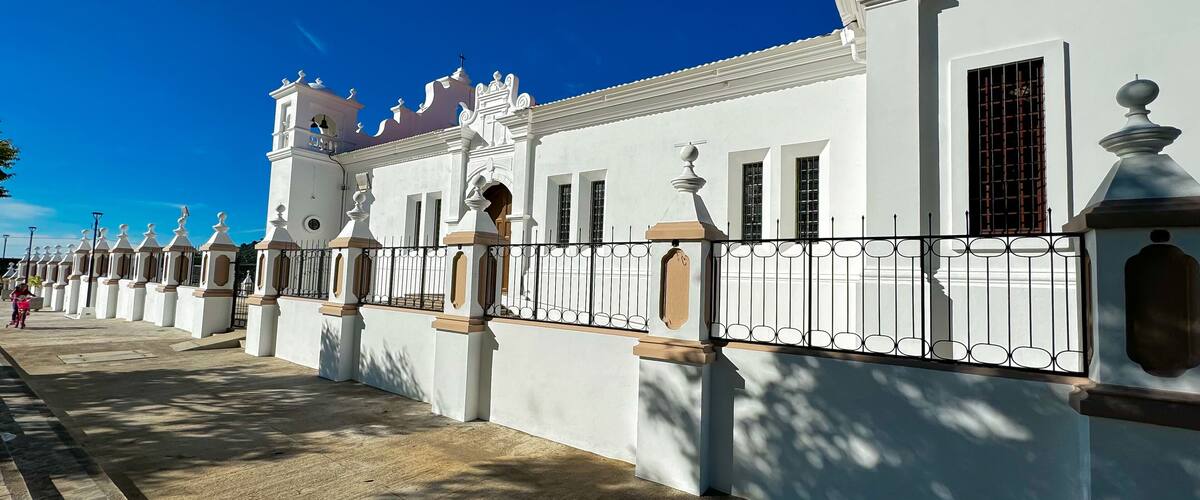 colonial park and church in el salvado