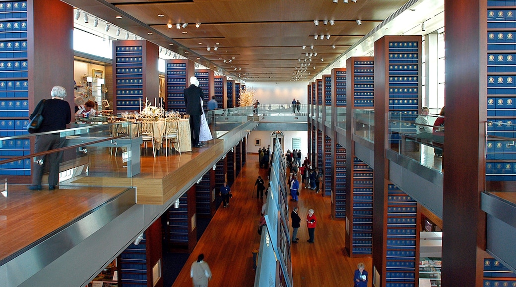 William J. Clinton Presidential Library inclusief interieur en historisch erfgoed en ook een grote groep mensen