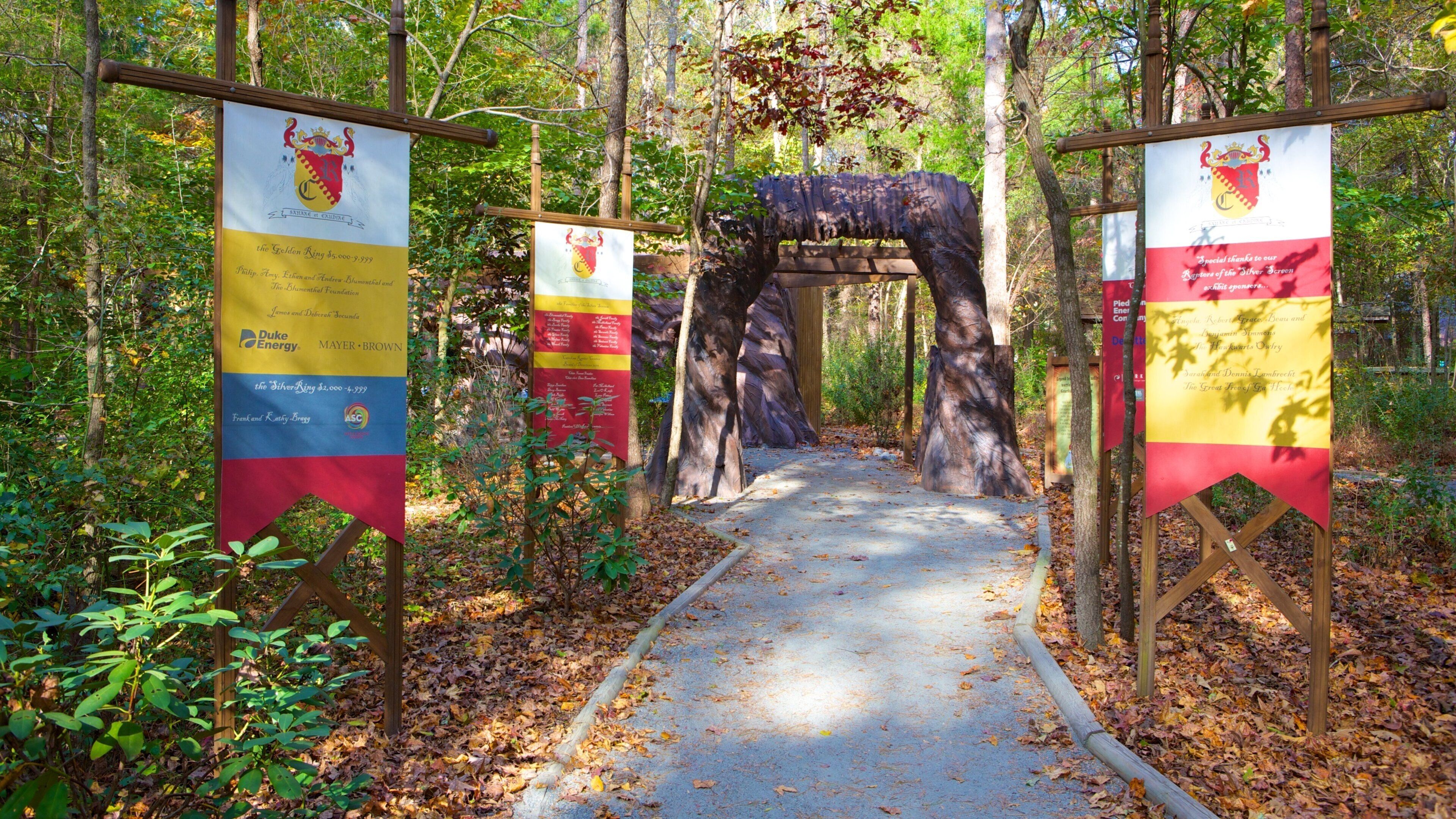 Daniel Stowe Botanical Garden das einen Beschilderung, Herbstfarben und Park